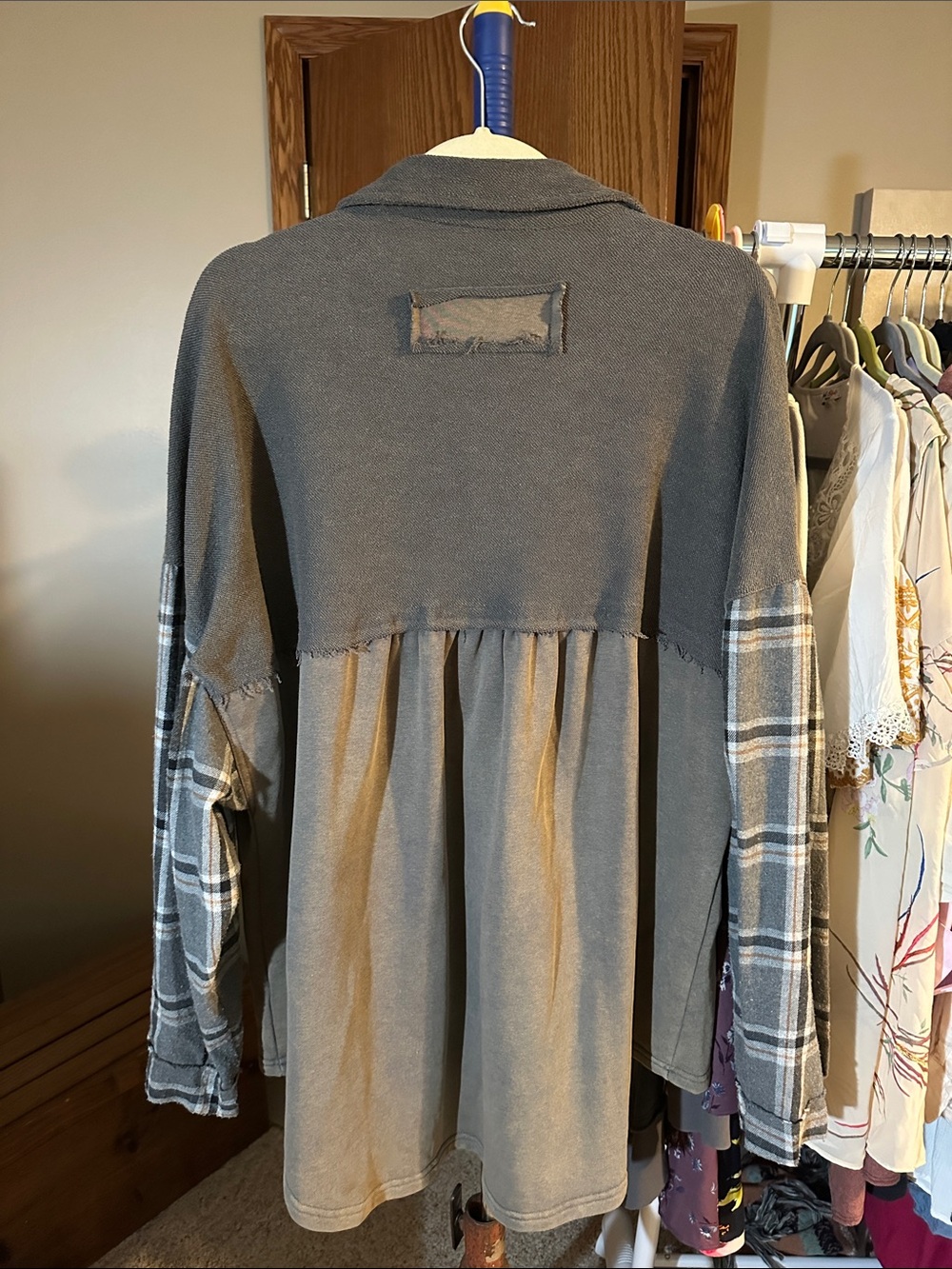 Oversized POL shacket - Picture 3 of 3